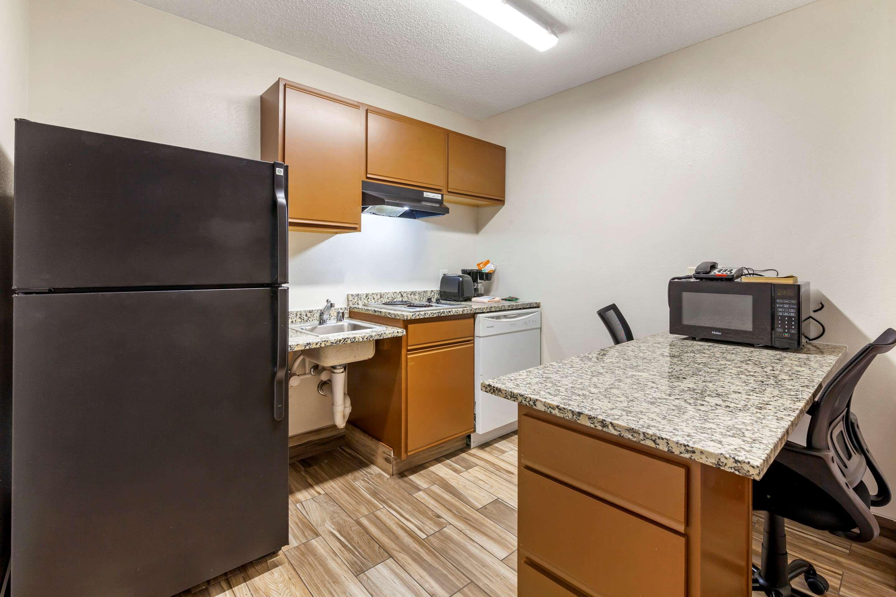 Mainstay Suites Dubuque At Hwy 20 Экстерьер фото