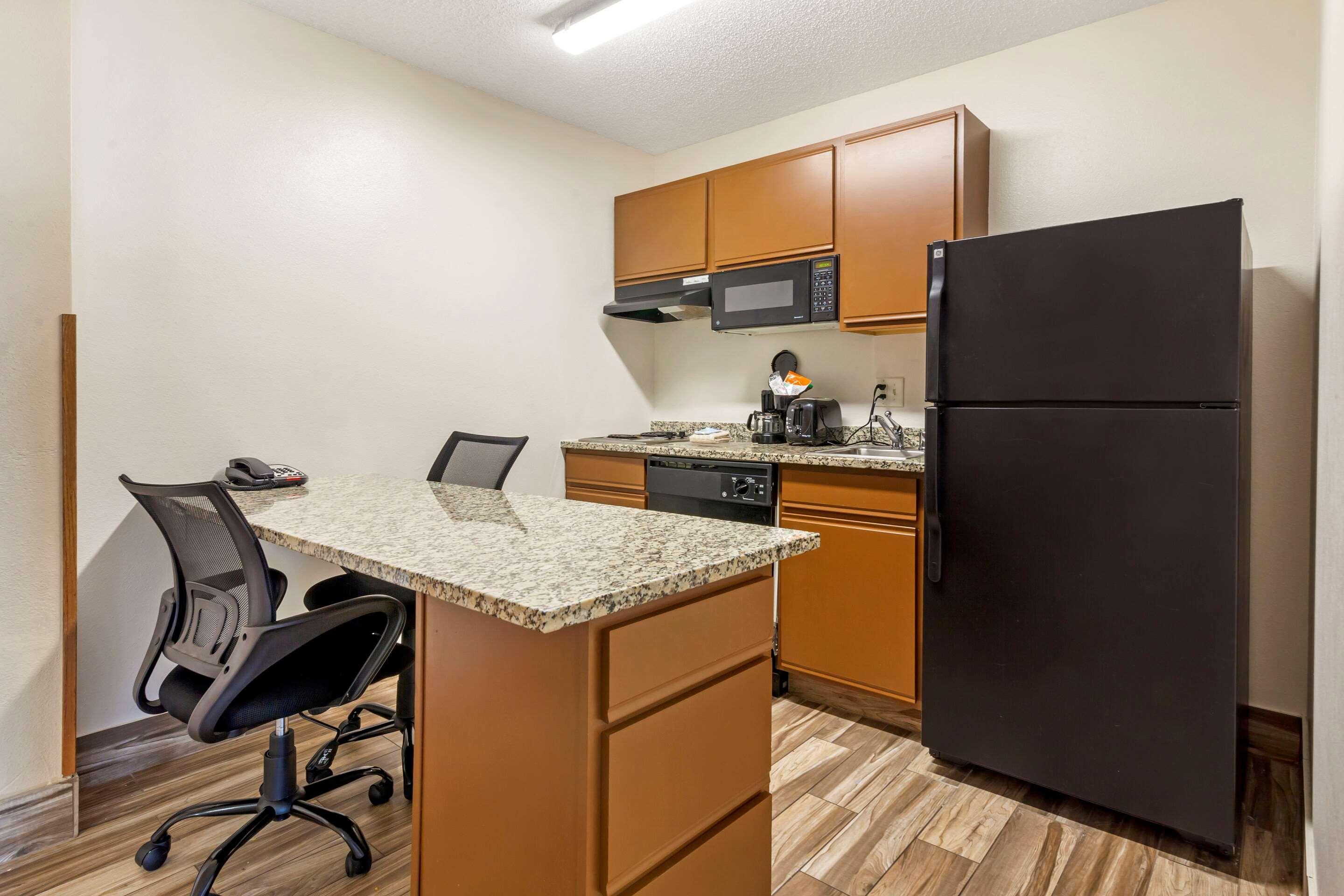 Mainstay Suites Dubuque At Hwy 20 Экстерьер фото