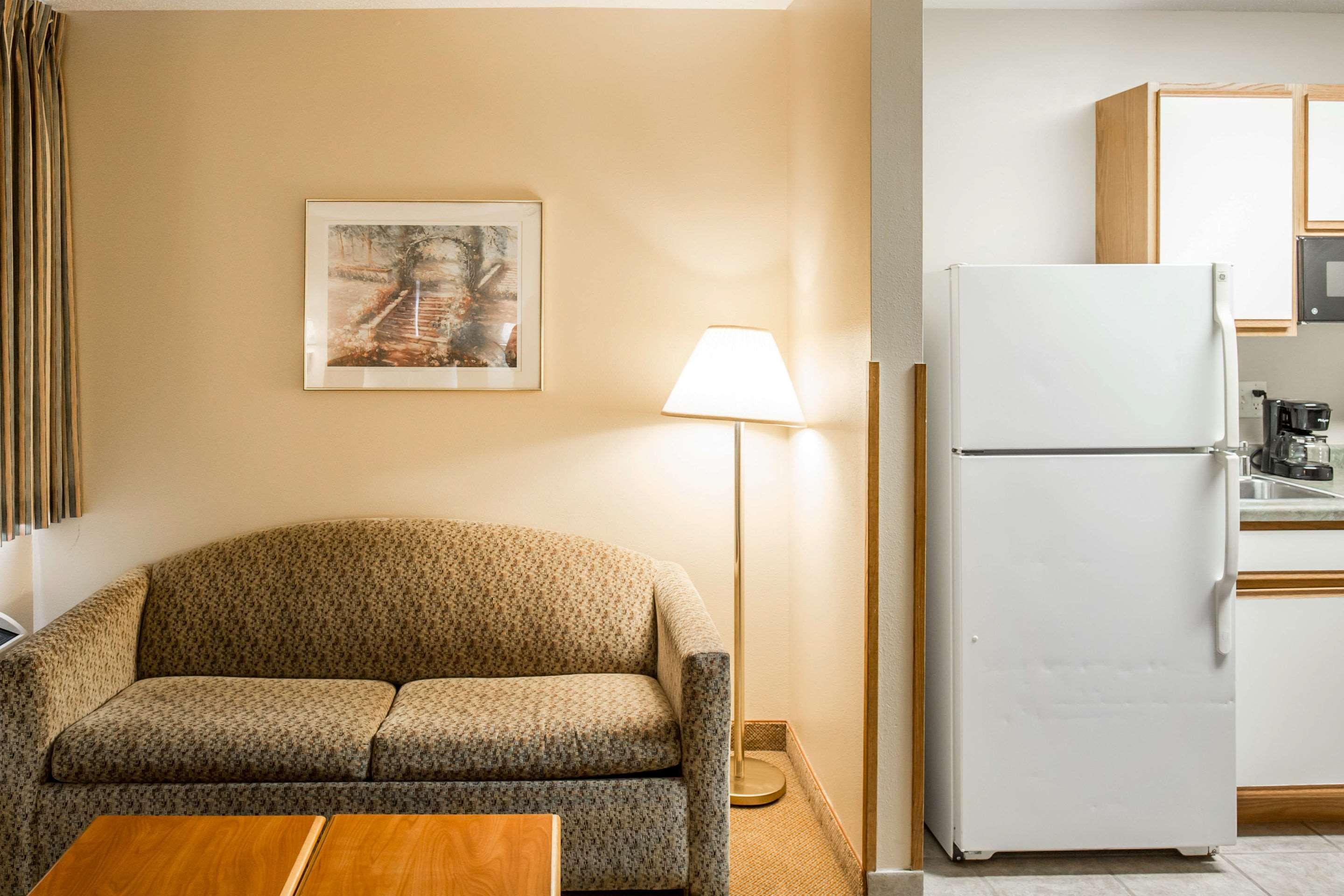 Mainstay Suites Dubuque At Hwy 20 Экстерьер фото