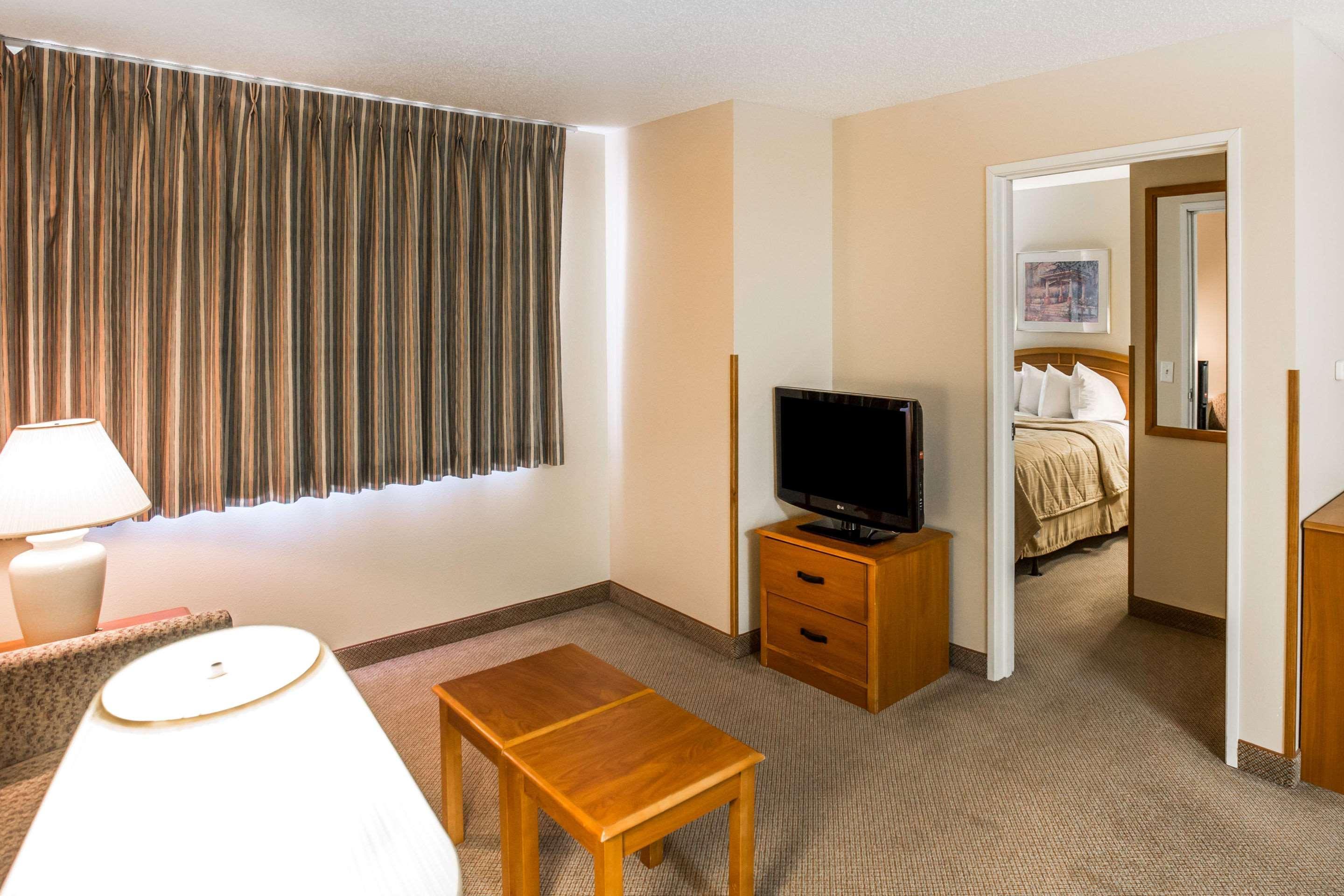Mainstay Suites Dubuque At Hwy 20 Экстерьер фото
