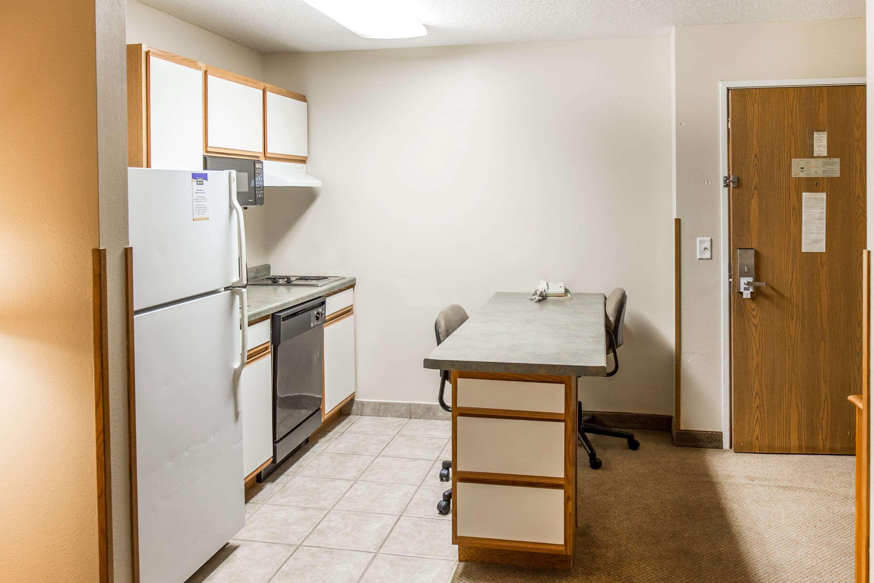 Mainstay Suites Dubuque At Hwy 20 Экстерьер фото