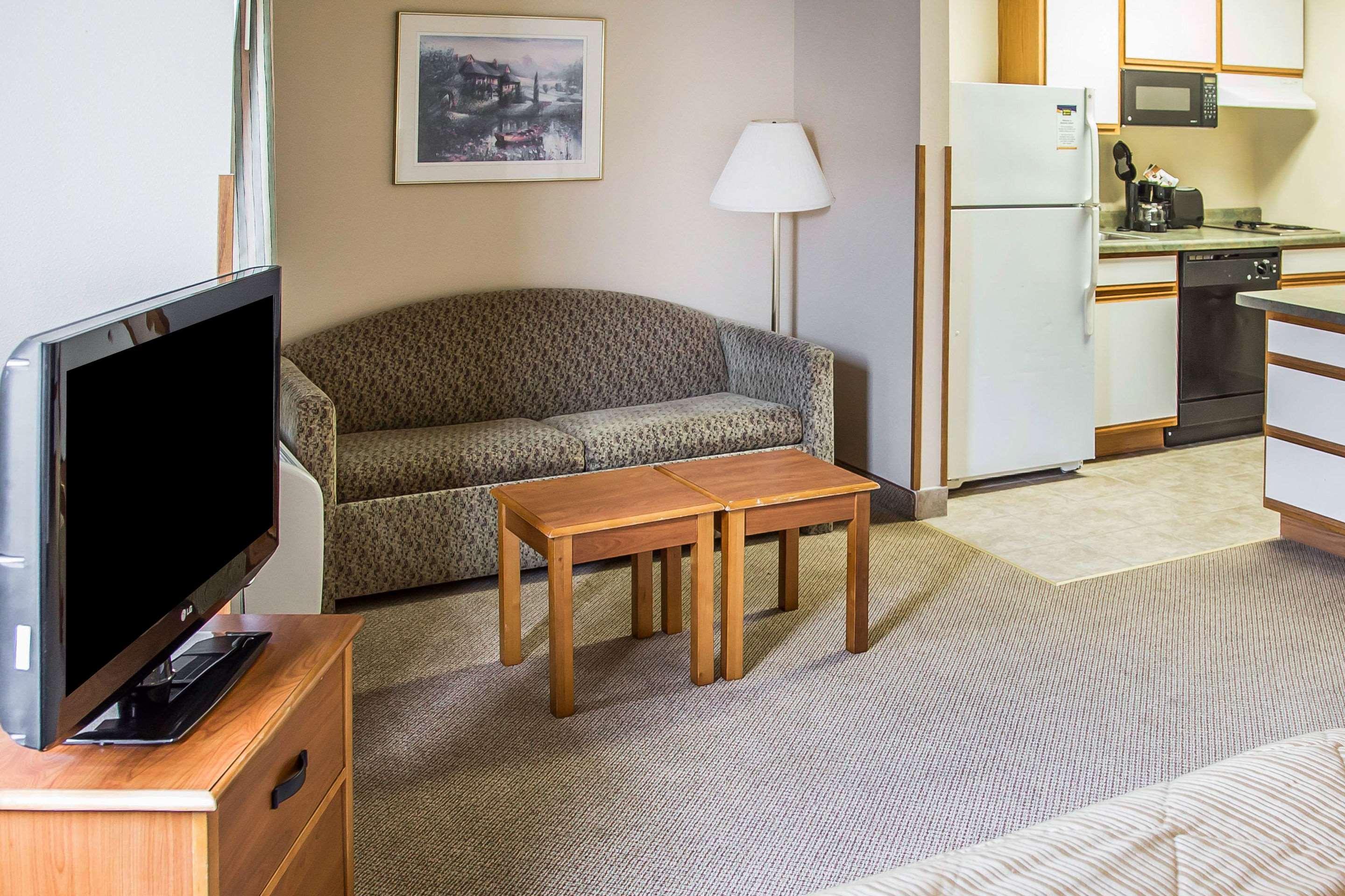 Mainstay Suites Dubuque At Hwy 20 Экстерьер фото