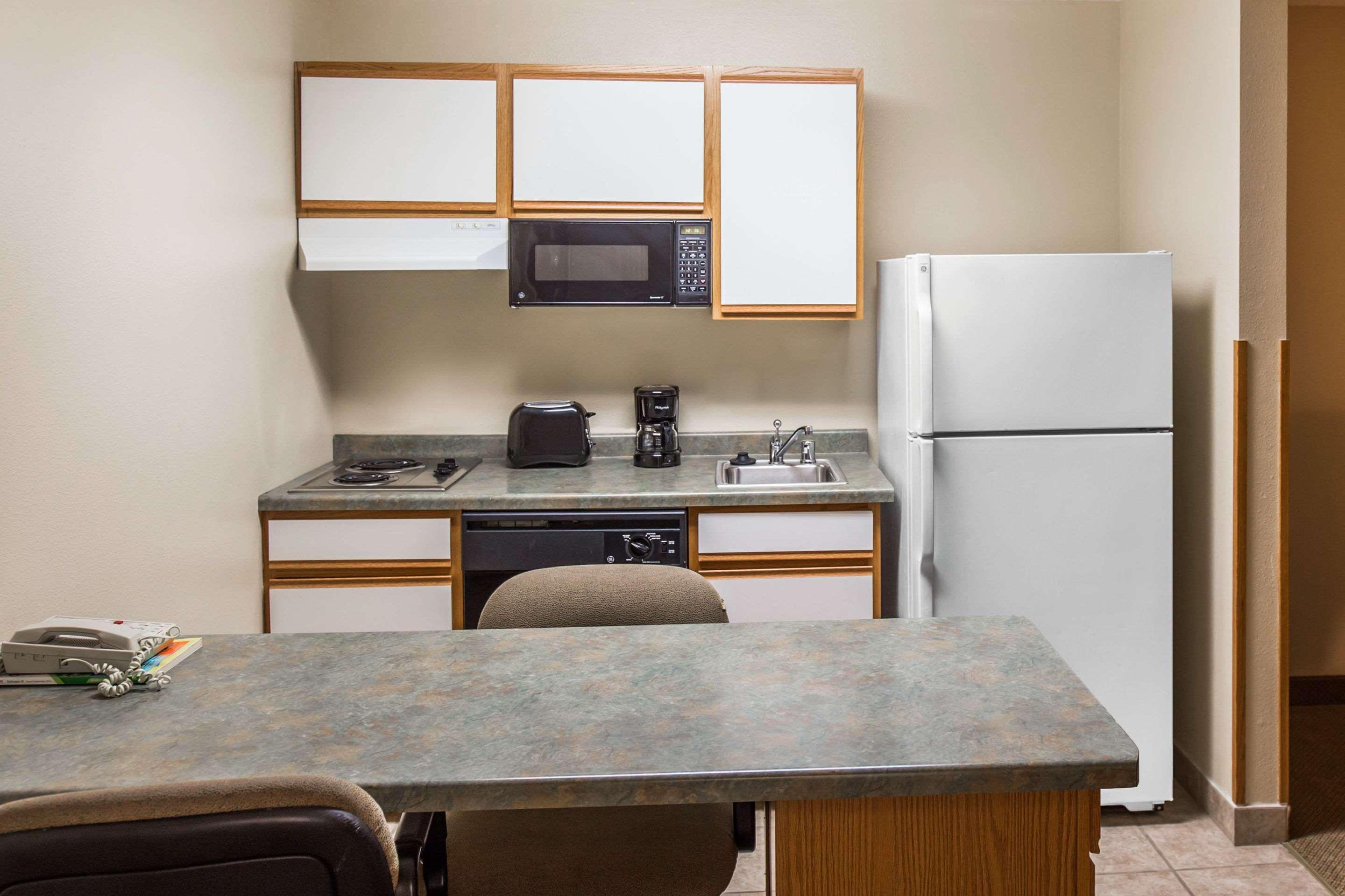 Mainstay Suites Dubuque At Hwy 20 Экстерьер фото