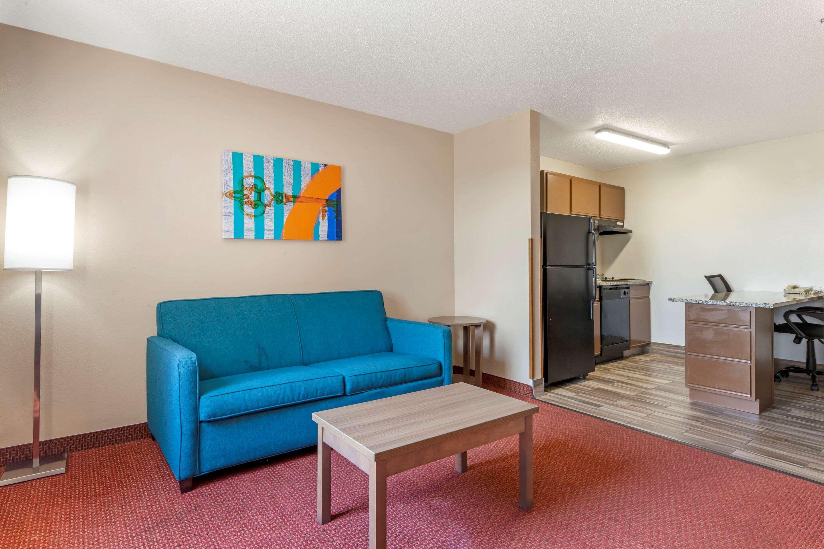 Mainstay Suites Dubuque At Hwy 20 Экстерьер фото