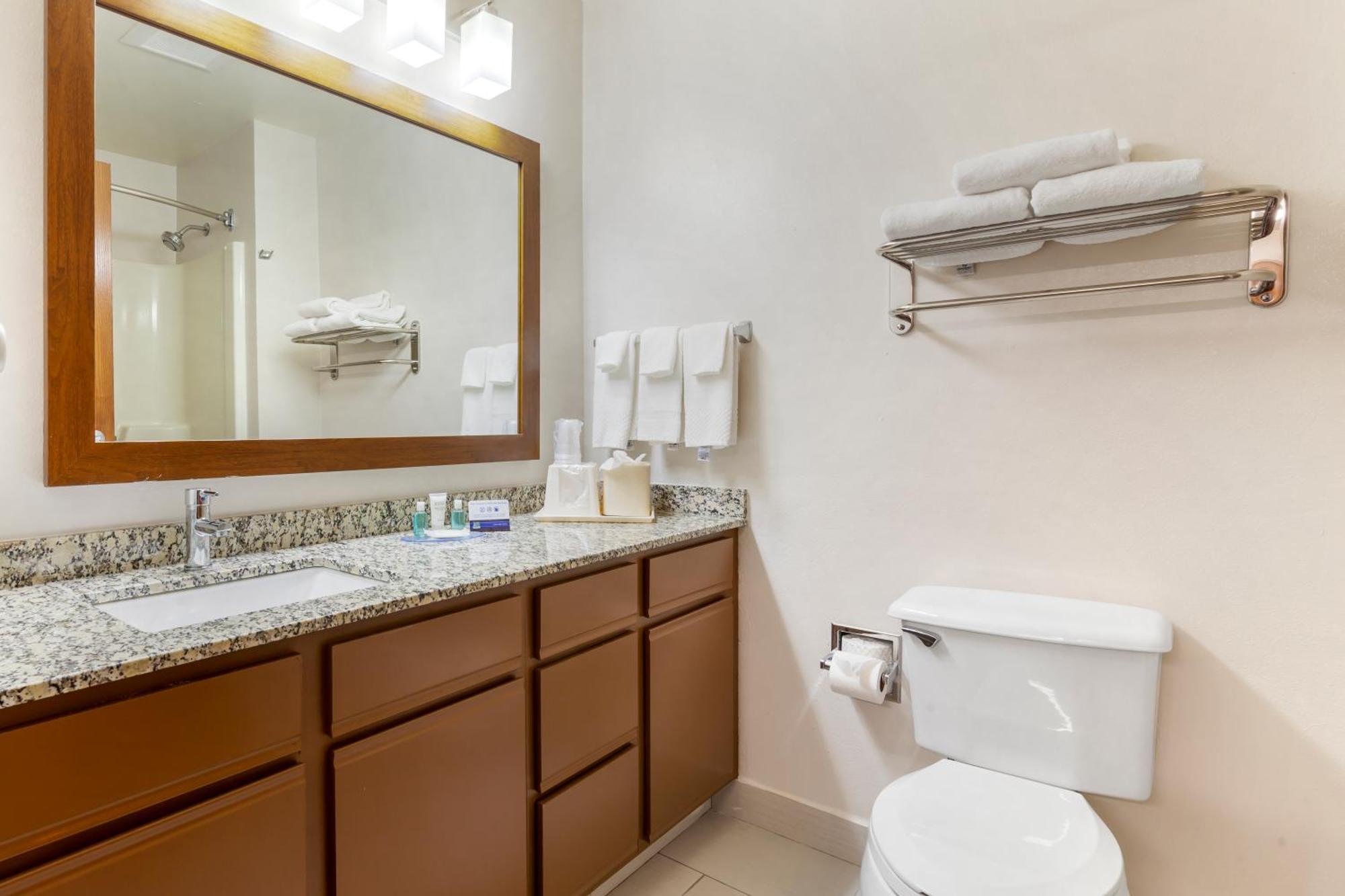 Mainstay Suites Dubuque At Hwy 20 Экстерьер фото