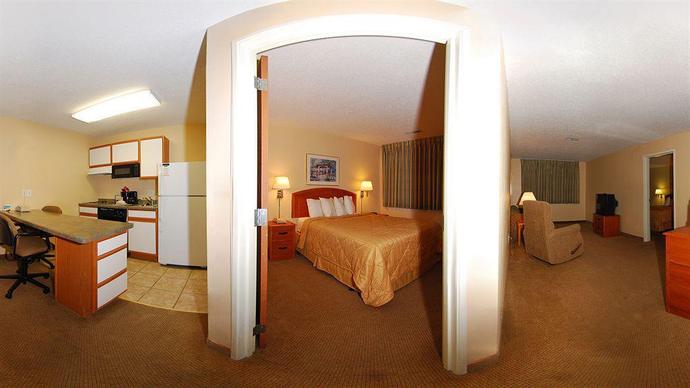 Mainstay Suites Dubuque At Hwy 20 Экстерьер фото